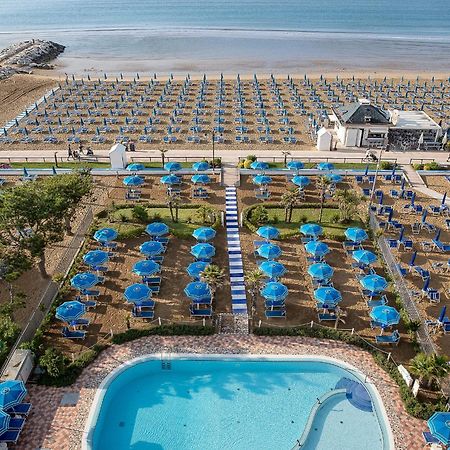 Regent'S Hotel ليدو دي يسولو المظهر الخارجي الصورة