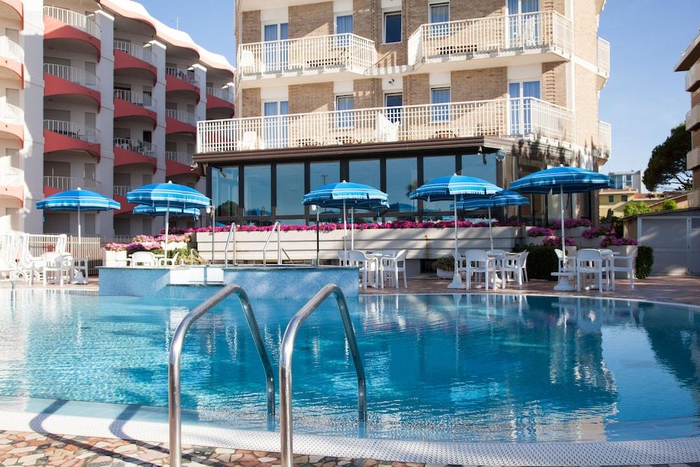 Regent'S Hotel ليدو دي يسولو المظهر الخارجي الصورة