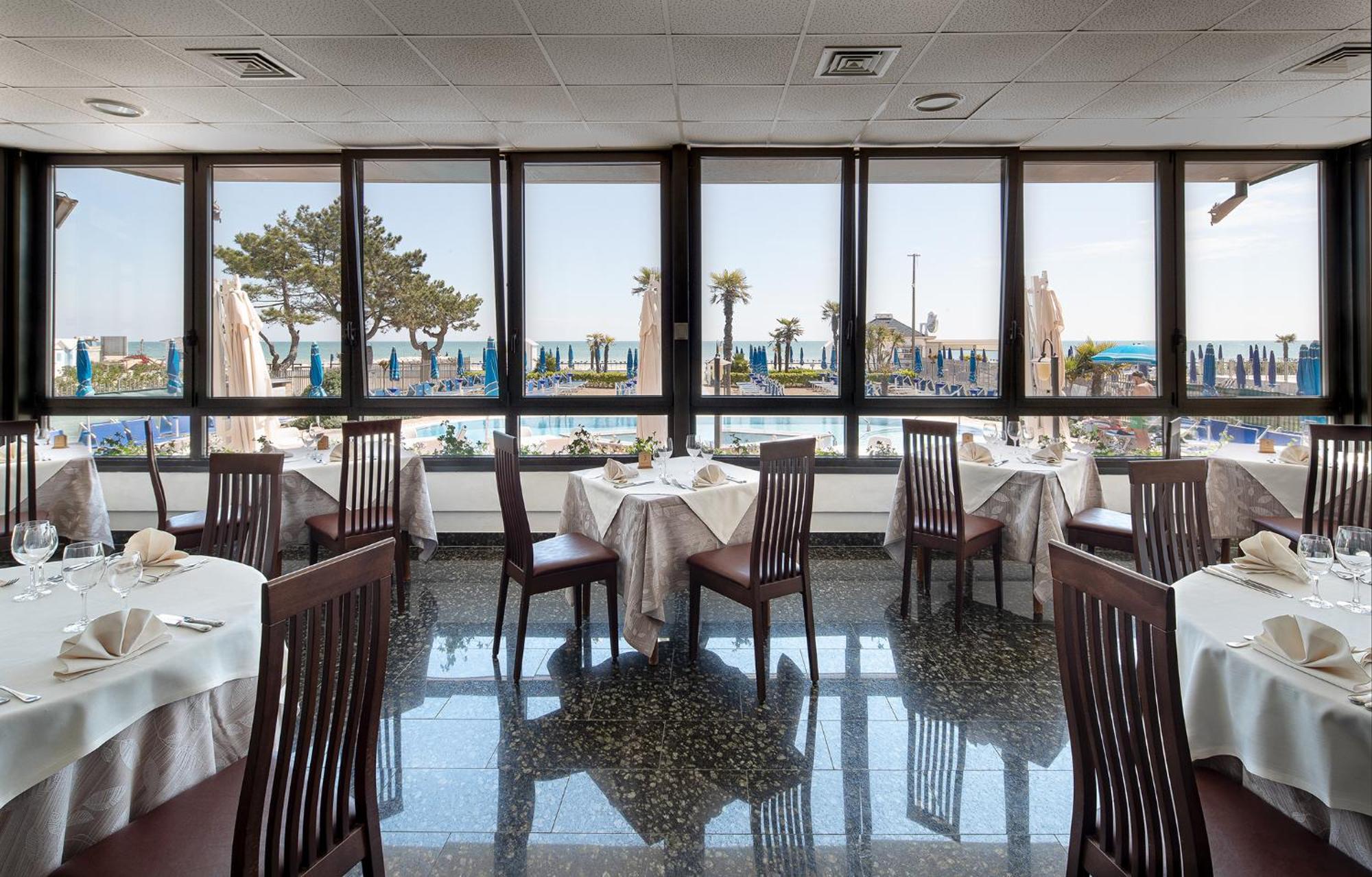 Regent'S Hotel ليدو دي يسولو المظهر الخارجي الصورة