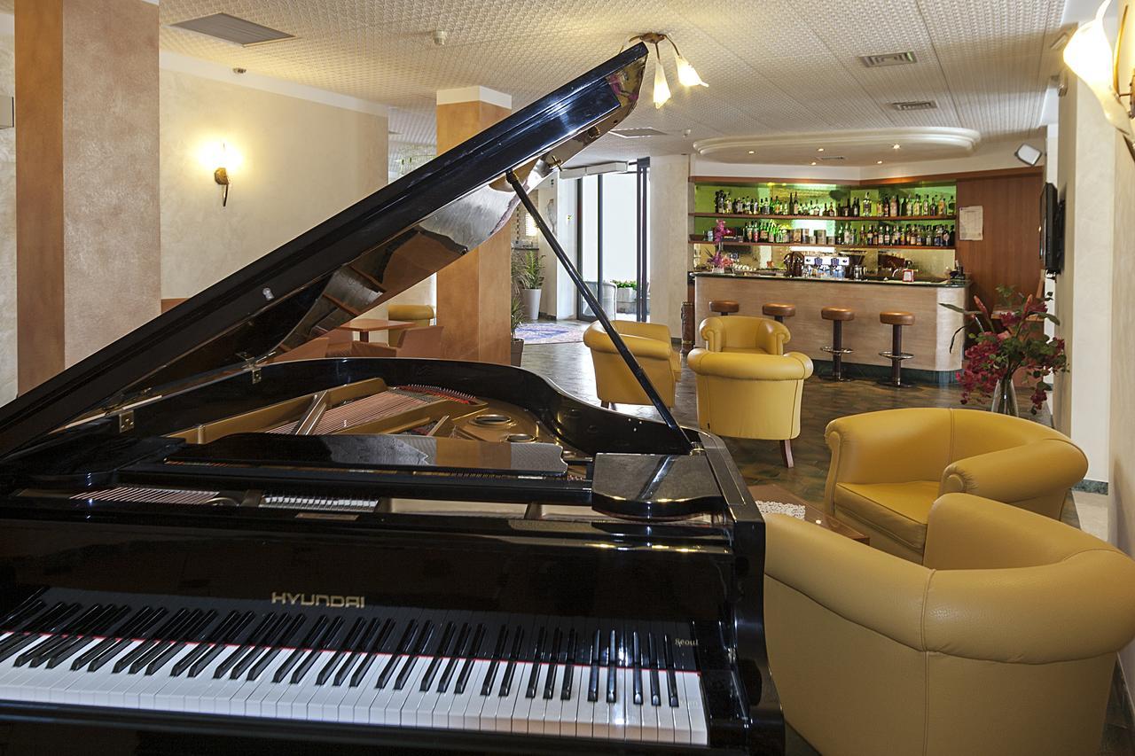 Regent'S Hotel ليدو دي يسولو المظهر الخارجي الصورة