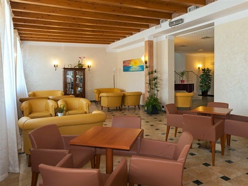 Regent'S Hotel ليدو دي يسولو المظهر الخارجي الصورة